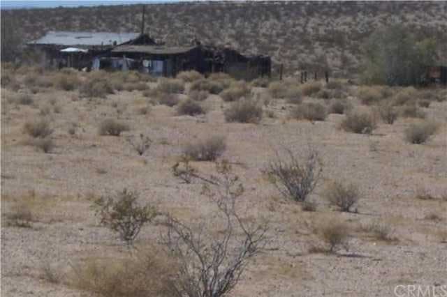 Home for sale listing photo: 46016 Mannix Rd, Newberry Springs, CA, 92365