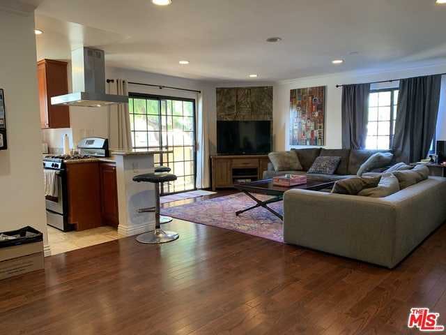 Home for sale listing photo: 3948 Bentley Ave Apt 101, Culver City, CA, 90232