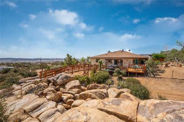 Home for sale listing photo: 2564 Apache Pass, Pioneertown, CA, 92268