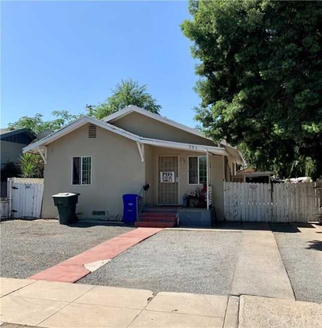 Home for sale listing photo: 303 W Belleview Ave, Porterville, CA, 93257