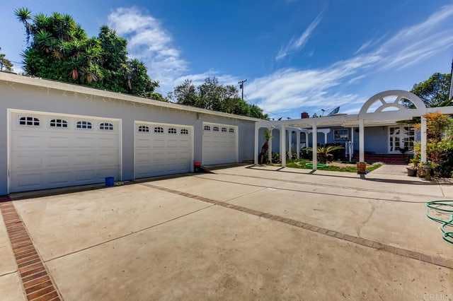 Home for sale listing photo: 1704 Easy St, San Marcos, CA, 92069