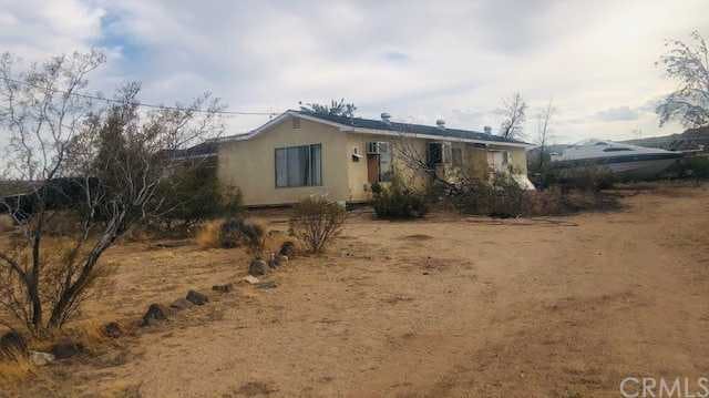 Home for sale listing photo: 1754 Fortuna Ave, Landers, CA, 92285