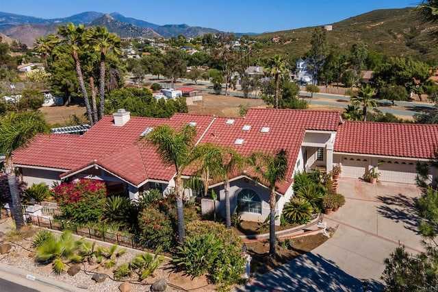 Home for sale listing photo: 26151 Bellemore Dr, Ramona, CA, 92065