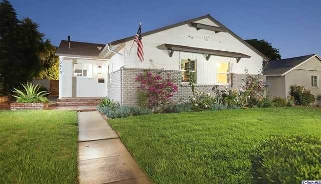 Home for sale listing photo: 2640 N Buena Vista St, Burbank, CA, 91504