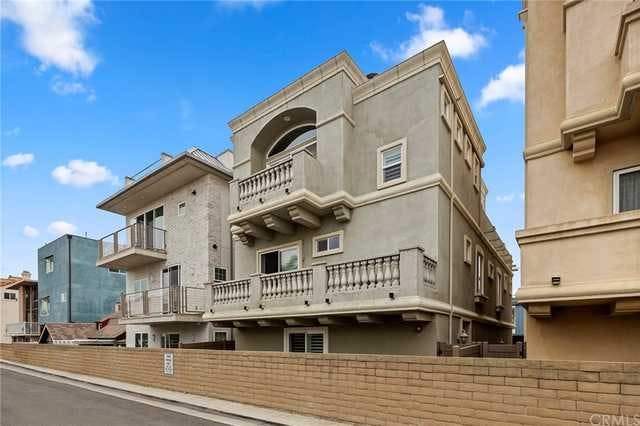 Home for sale listing photo: 16758 Bayview Dr, Sunset Beach, CA, 90742