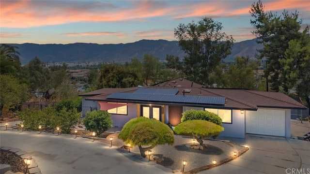 Home for sale listing photo: 16755 Hunt Ave, Lake Elsinore, CA, 92530