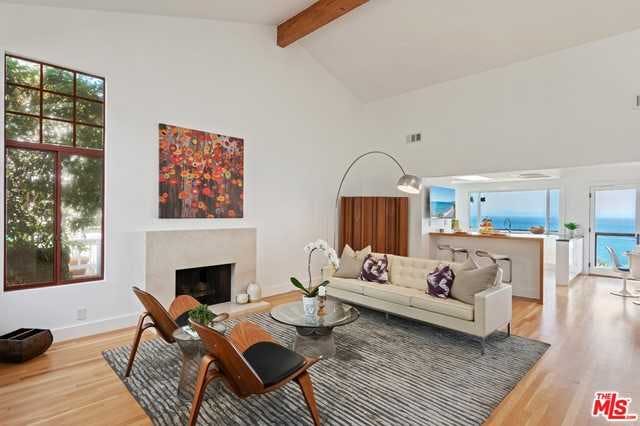 Home for sale listing photo: 2541 Whitney Ave, Summerland, CA, 93067