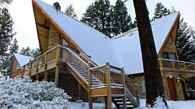 Home for sale listing photo: 94 Horseshoe Dr, Mammoth Lakes, CA, 93546