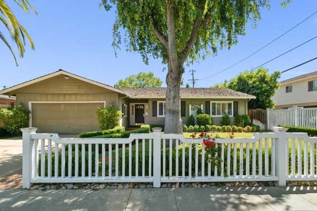 Home for sale listing photo: 2558 Gunar Dr, San Jose, CA, 95124