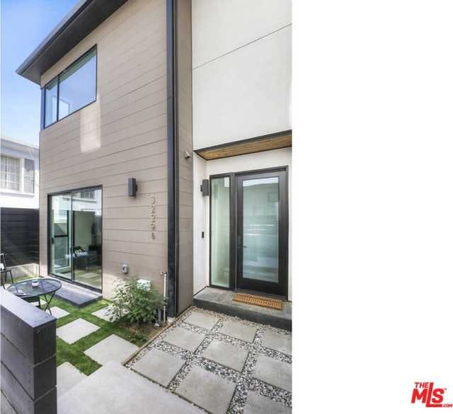 Home for sale listing photo: 3227 Rowena Ave, Los Angeles, CA, 90027