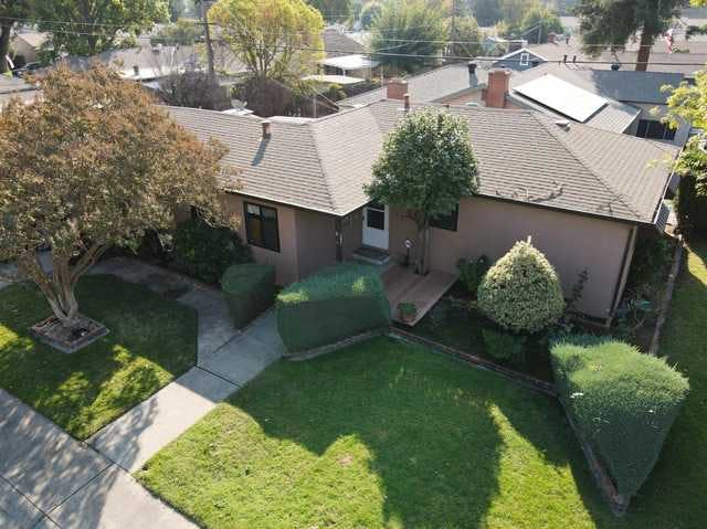 Home for sale listing photo: 1001 Hemlock St, West Sacramento, CA, 95691