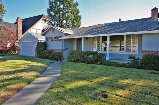 Home for sale listing photo: 73 36th Way, Sacramento, CA, 95819