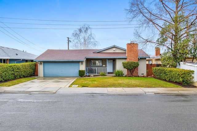 Home for sale listing photo: 2941 66th Ave, Sacramento, CA, 95822