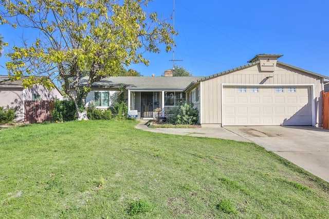 Home for sale listing photo: 7525 East Pkwy, Sacramento, CA, 95823