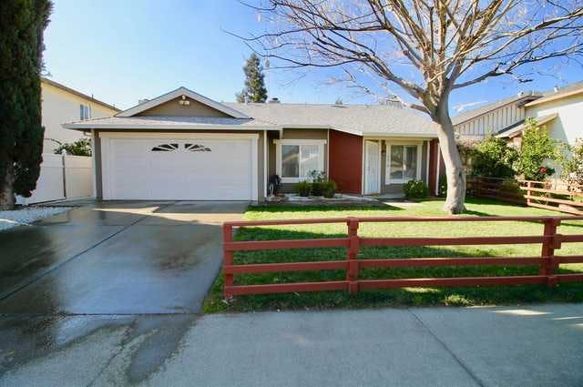 Home for sale listing photo: 4078 N Country Dr, Antelope, CA, 95843