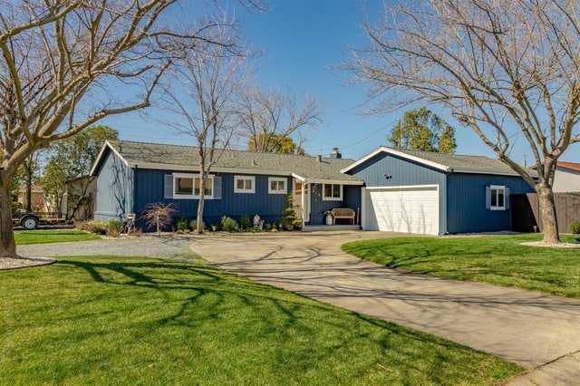 Home for sale listing photo: 412 N St, Lincoln, CA, 95648