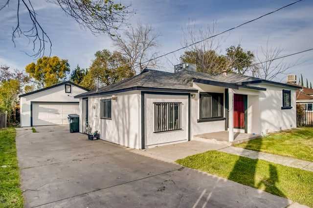 Home for sale listing photo: 3609 41st Ave, Sacramento, CA, 95824