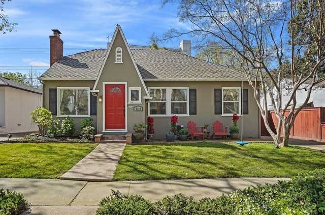 Home for sale listing photo: 4308 U St, Sacramento, CA, 95817