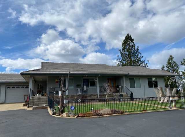 Home for sale listing photo: 10372 Tabeaud Rd, Pine Grove, CA, 95665