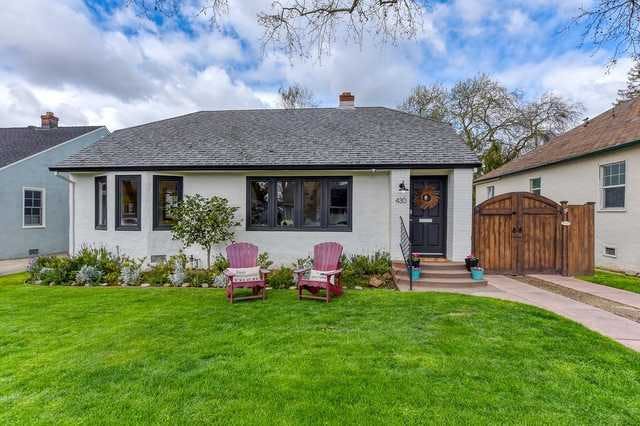 Home for sale listing photo: 430 45th St, Sacramento, CA, 95819