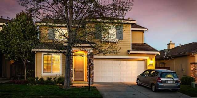Home for sale listing photo: 303 Dinis Cottage Ct, Lincoln, CA, 95648