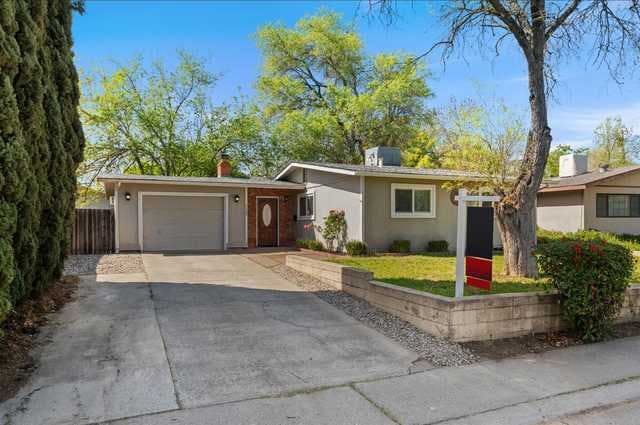 Home for sale listing photo: 7329 Rollingwood Blvd, Citrus Heights, CA, 95621