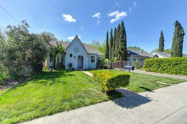 Home for sale listing photo: 2837 Belden St, Sacramento, CA, 95815