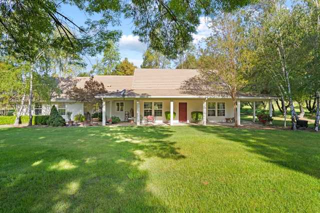 Home for sale listing photo: 9622 Dove Creek Ln, Valley Springs, CA, 95252