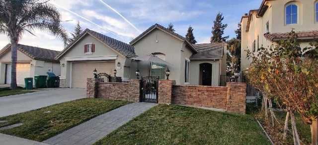Home for sale listing photo: 239 Oriole Ln, Lodi, CA, 95240