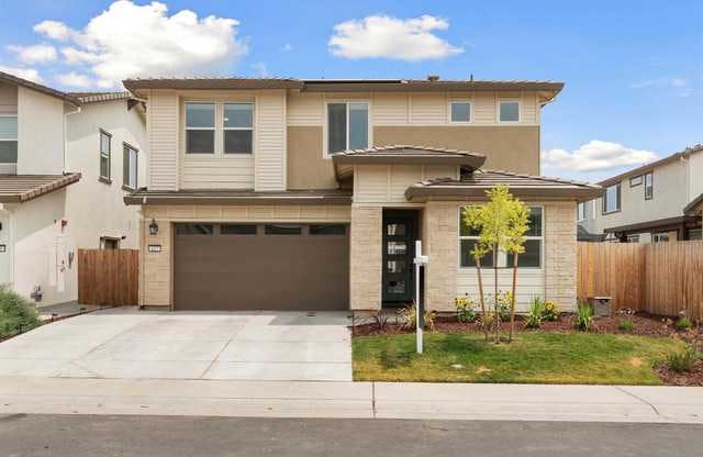 Home for sale listing photo: 427 River St, Lincoln, CA, 95648