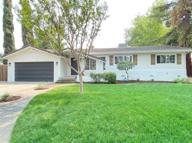 Home for sale listing photo: 3932 Auburn Blvd, Sacramento, CA, 95821